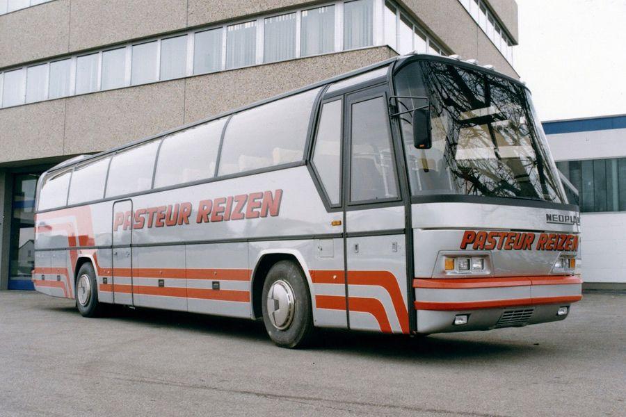  Neoplan Transliner (N216H) 1992 года  (фото 1 из 3)